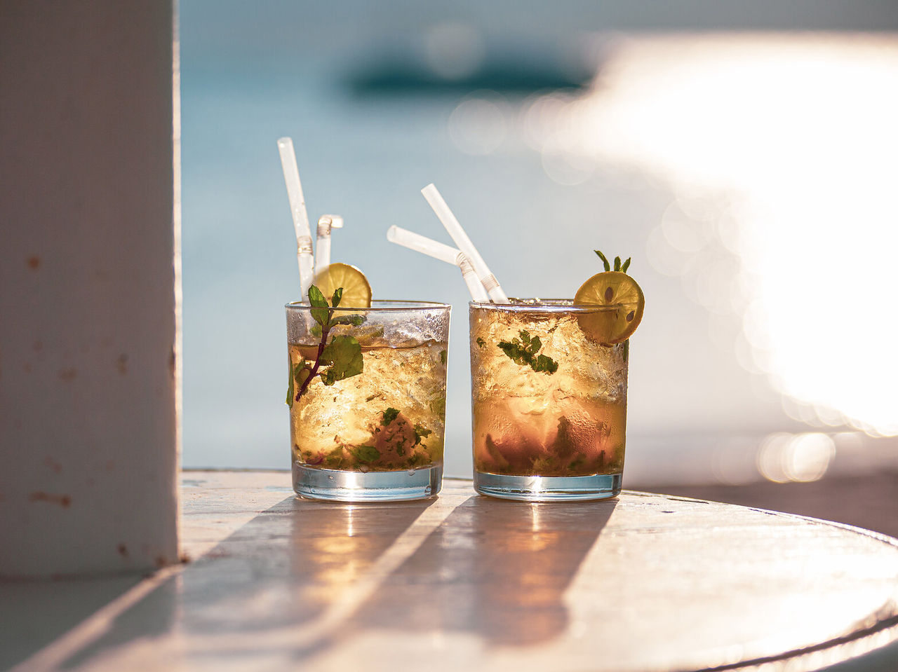 El bar Passante, del Hotel 4 Estrelas en São Tomé, sirve cócteles con limón y hierbas