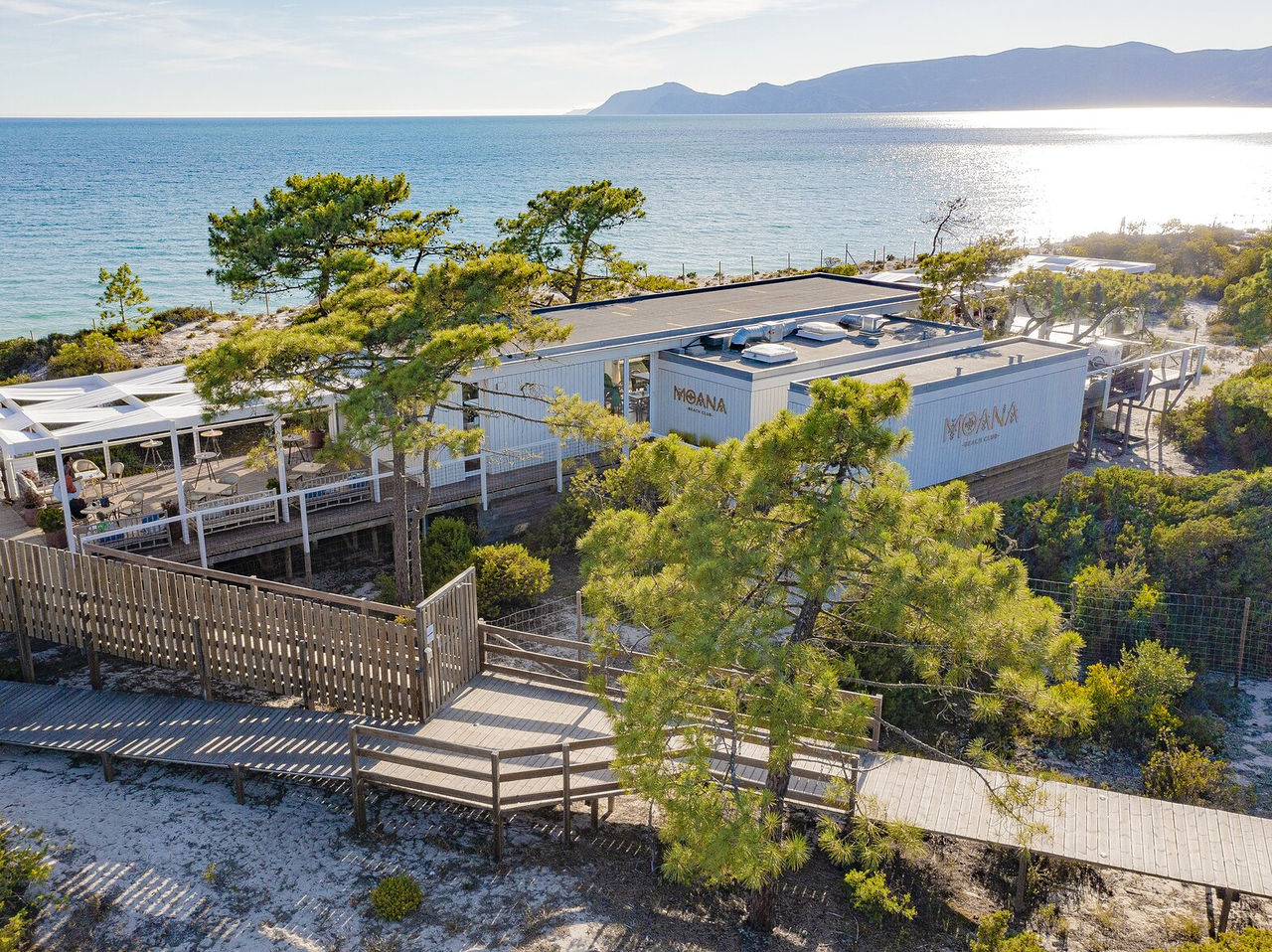 O restaurante Moana Beach Club, do Eco Resort a 10 Minutos da Praia da Comporta, um espaço com vista para o mar