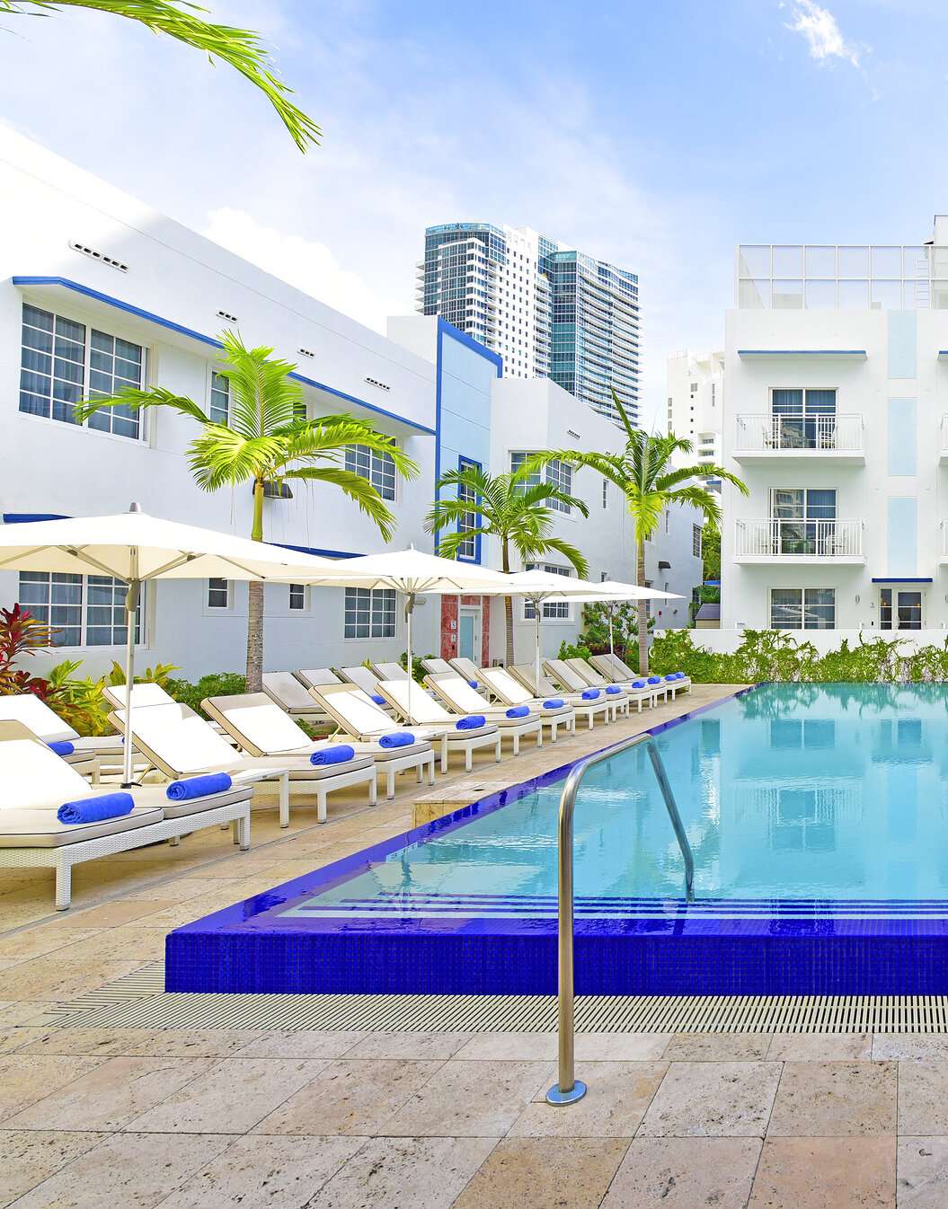 Poolansicht des Pestana Miami South Beach, ein 4-Sterne-Boutique-Hotel direkt am Miami Beach