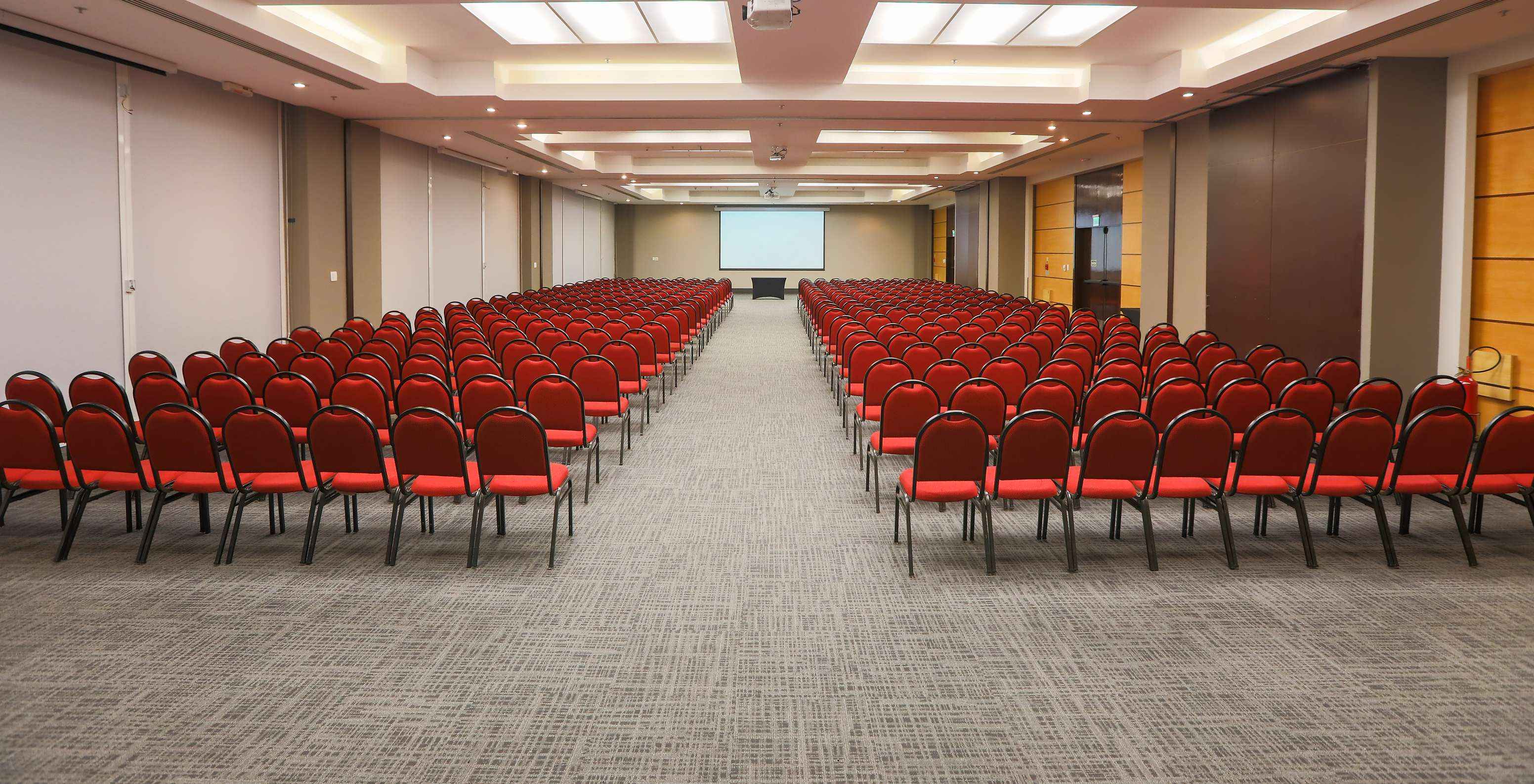 The Pestana Curitiba has great event capacity with several rooms of different sizes