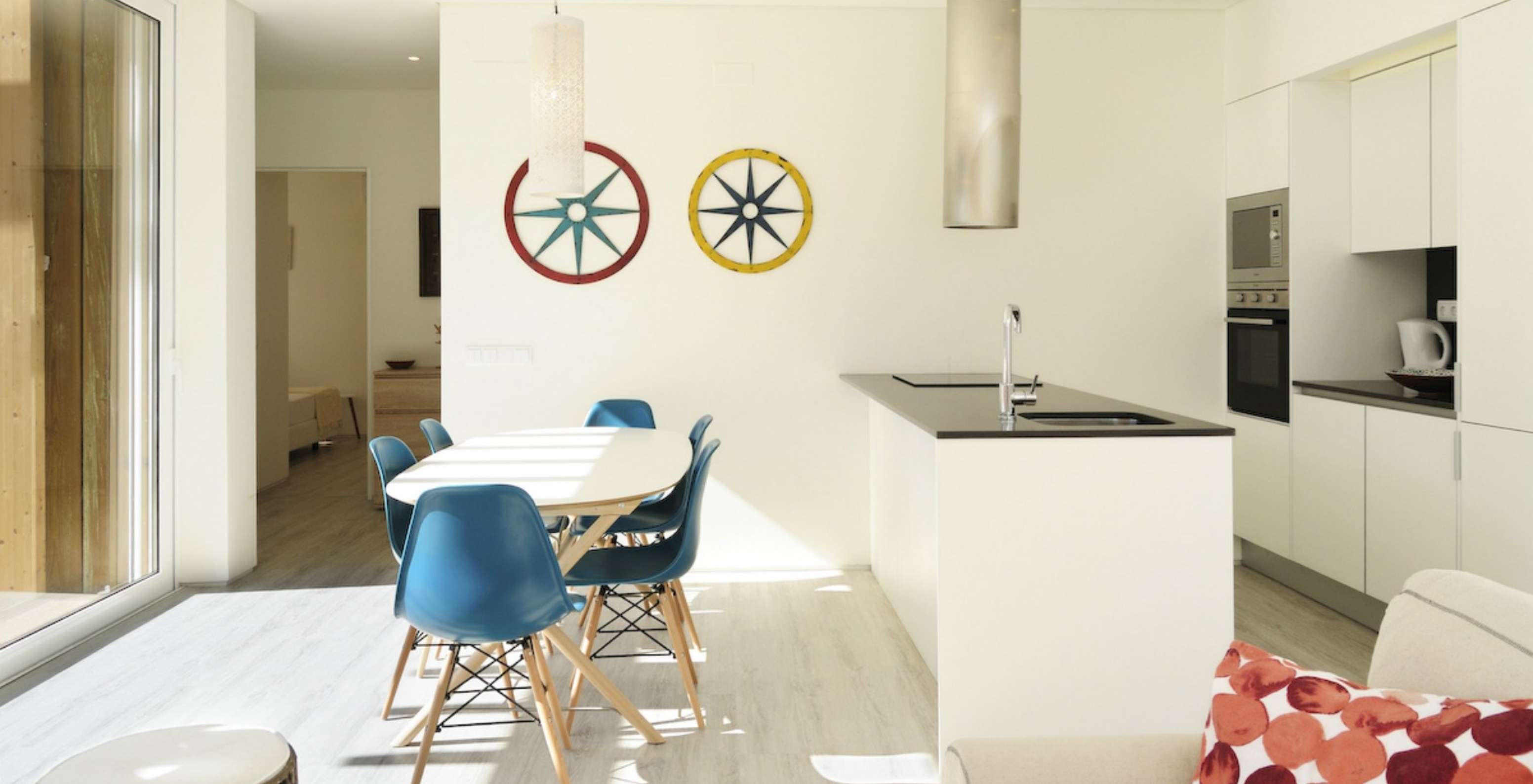 The Sand Villas with Private Pool of Pestana Tróia Eco Resort have a kitchen with countertop and a table with chairs