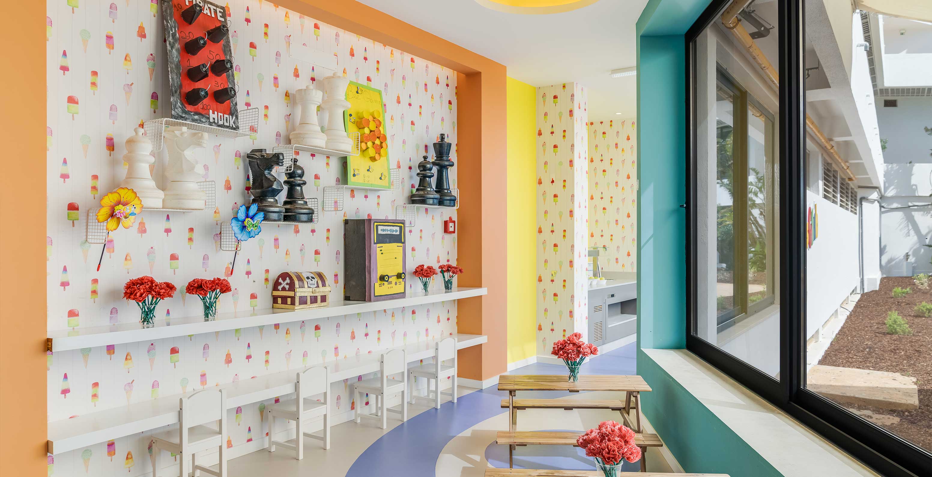 El Pestana Blue Alvor Beach, hotel 5 estrellas con piscina y cerca de la playa, tiene un club infantil para los niños