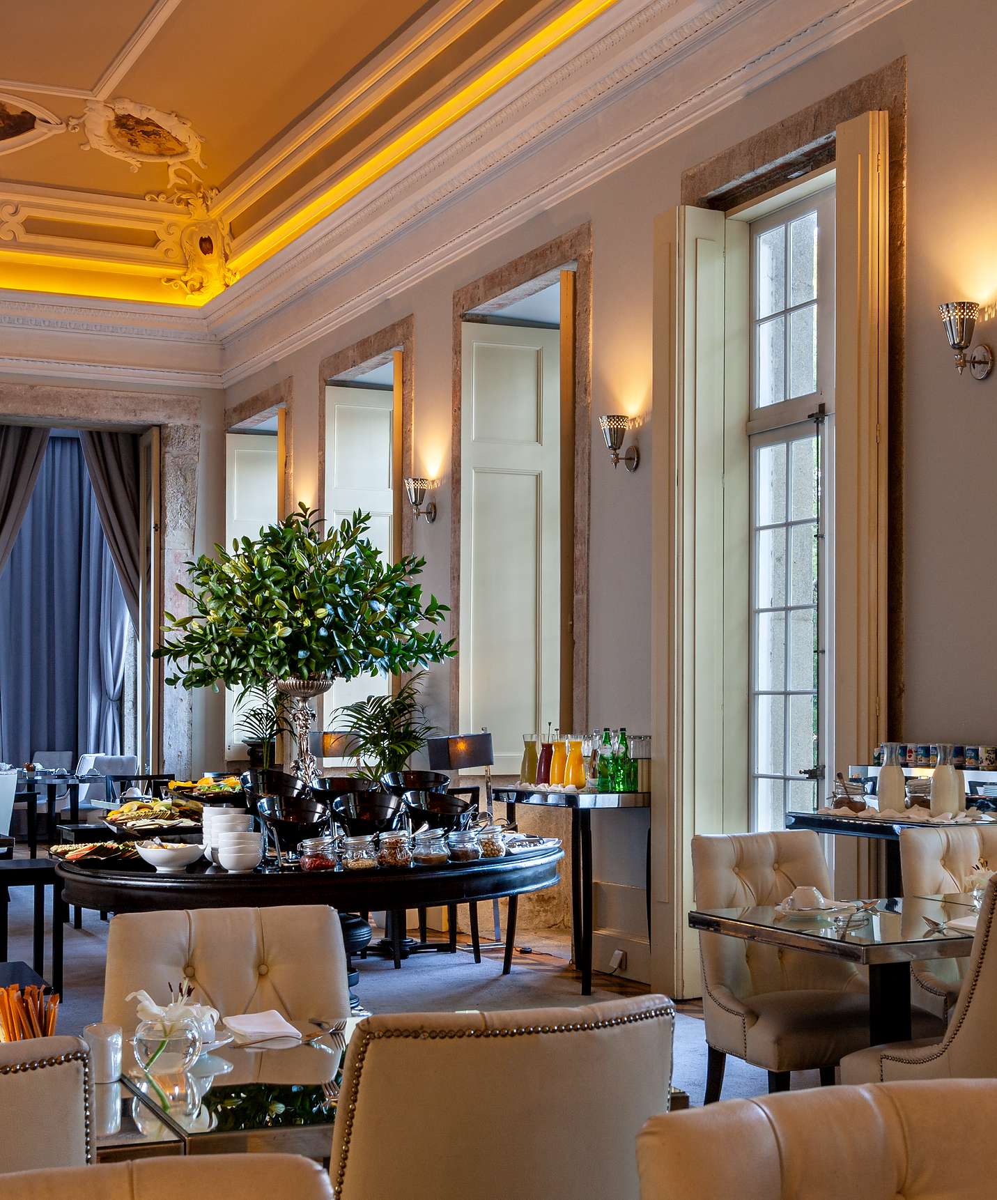 Restaurante del Pestana Palácio do Freixo, hotel en el río Douro, con desayuno buffet y zumos