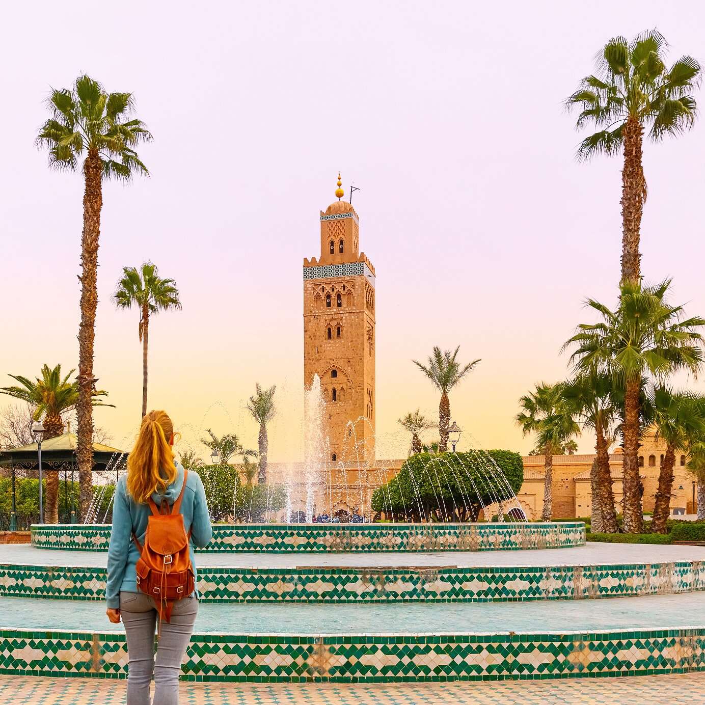 Séjournez dans un hôtel Pestana et explorez les monuments et la beauté architecturale de la ville de Marrakech, Maroc.