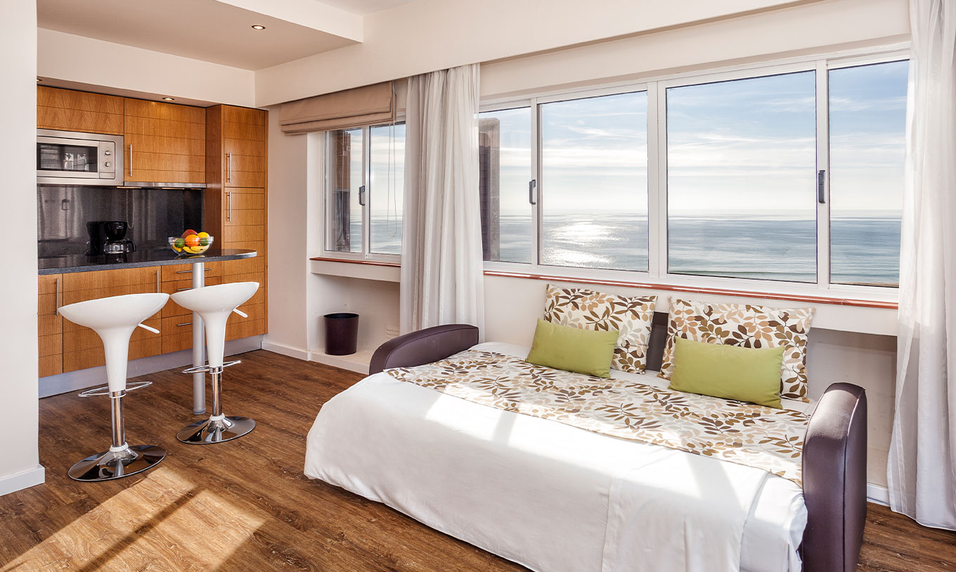 Le Studio Vue Mer du Pestana Alvor Atlântico est équipé d'une kitchenette avec vue sur la mer
