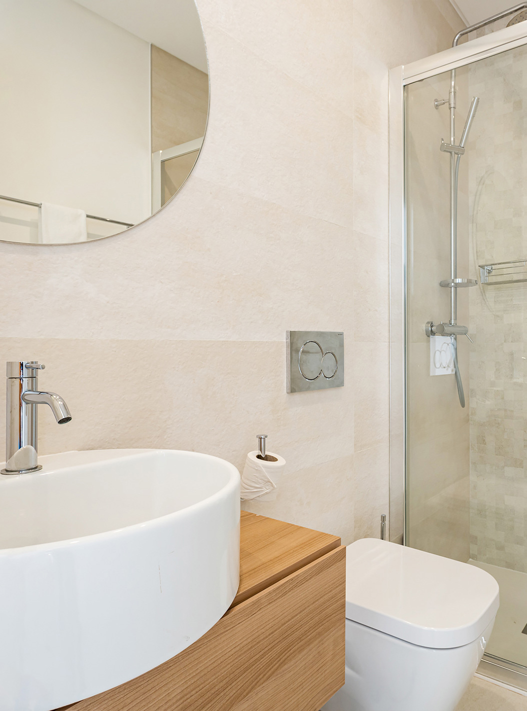 Villa Premium 3 chambres - 4 adultes du Pestana Valley dispose d'un lavabo, de toilettes et d'une douche