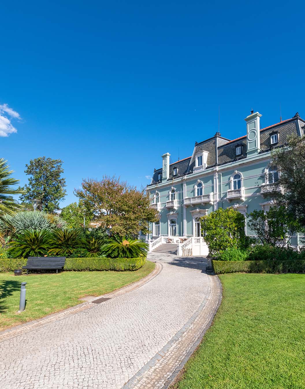 Vue du bâtiment du Pestana Palace Lisboa, un hôtel 5 étoiles, monument national, ancien palais entouré de jardins