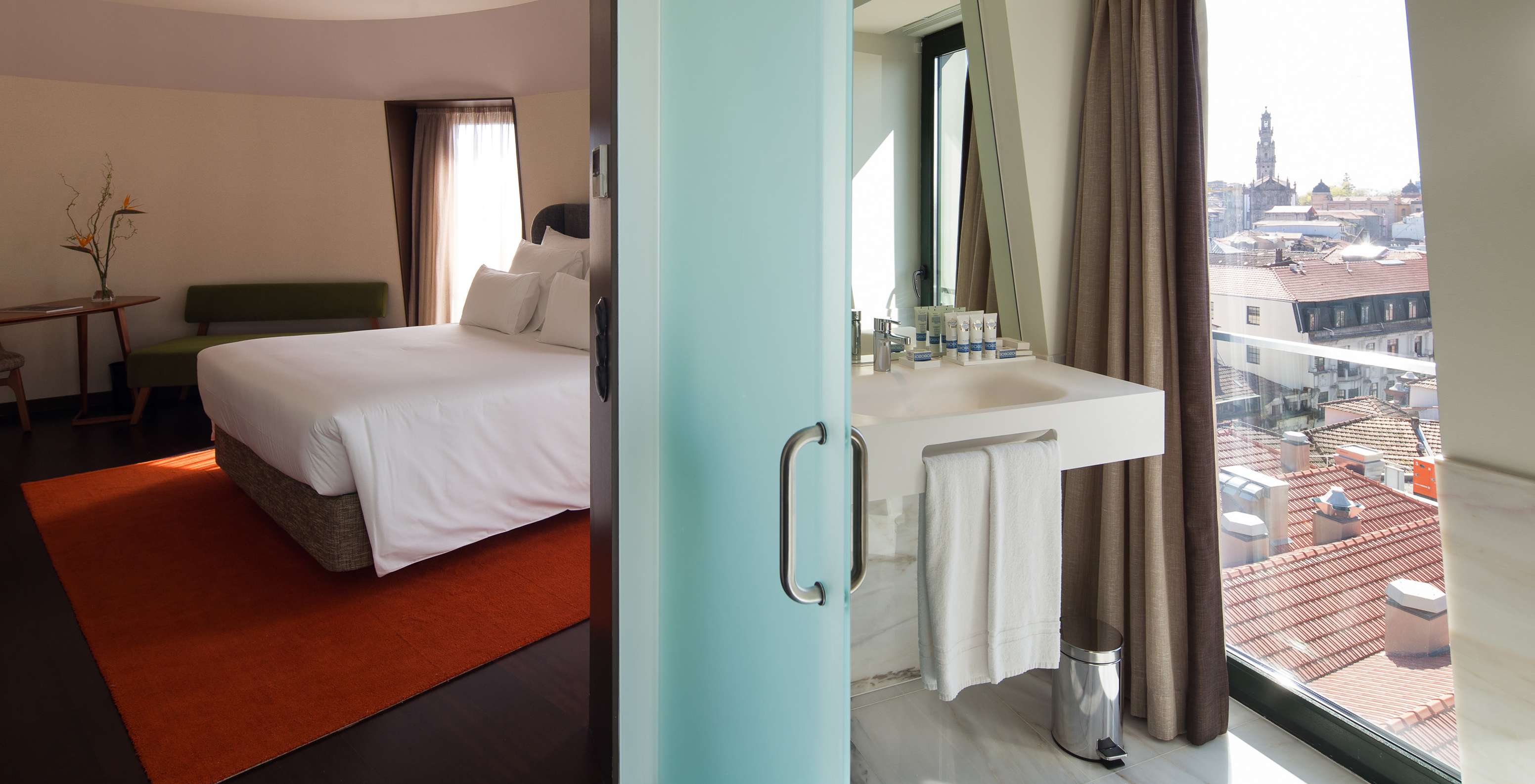 Le Deluxe Supérieur Grand View du Pestana Porto - A Brasileira est une chambre spacieuse avec vue magnifique sur la ville.