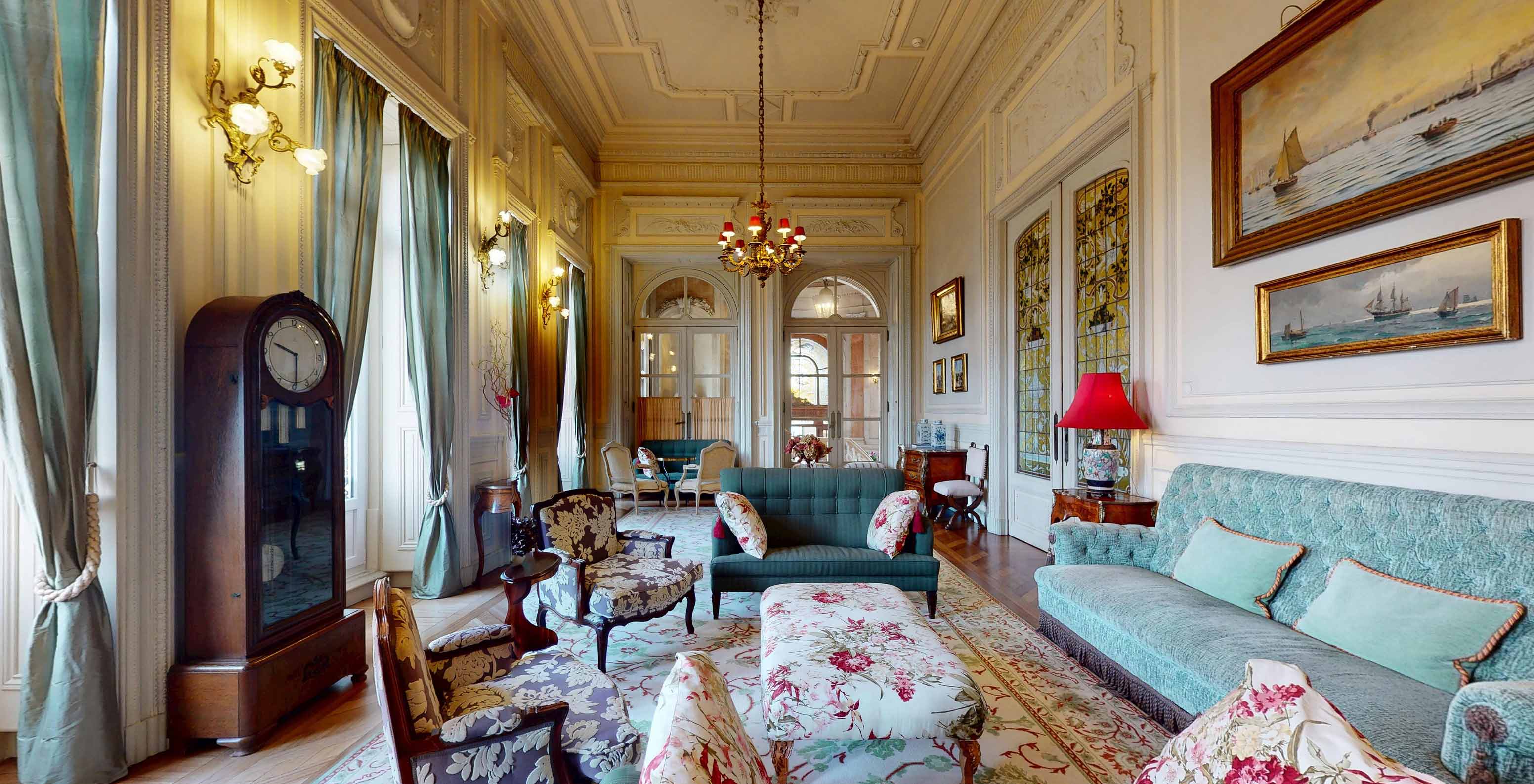 Sala Luís XV do Palace Lisboa, Hotel num Palácio em Lisboa, com Piscinas e Spa, ampla e luxuosa, com mobiliário elegante