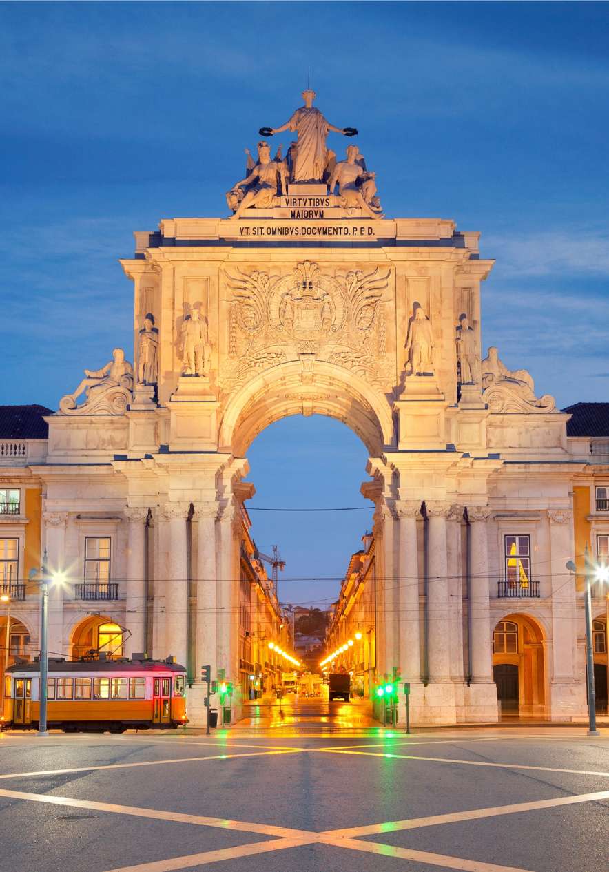 Descubra o Arco da Rua Augusta em Lisboa, Portugal, e fique nos melhores Hotéis em Portugal para uma estadia inesquecível.