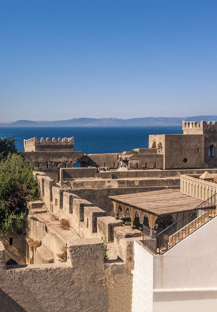 Übernachten Sie im Pestana Tanger und besuchen Sie die Medina mit ihren ikonischen Gebäuden am Meer