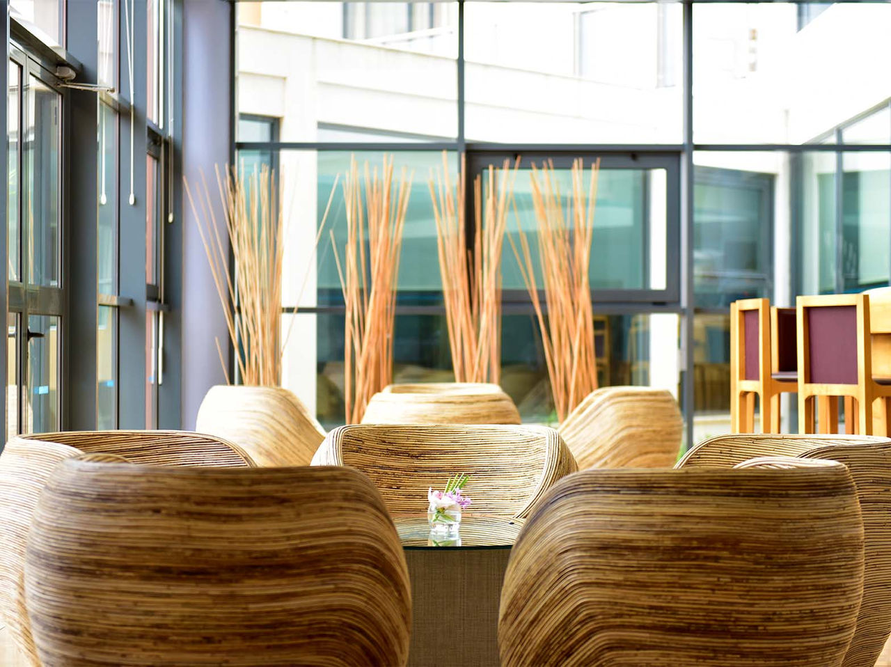 Die Bar A Adega im Aparthotel an der Algarve hat Teller mit frischem Obst der Saison