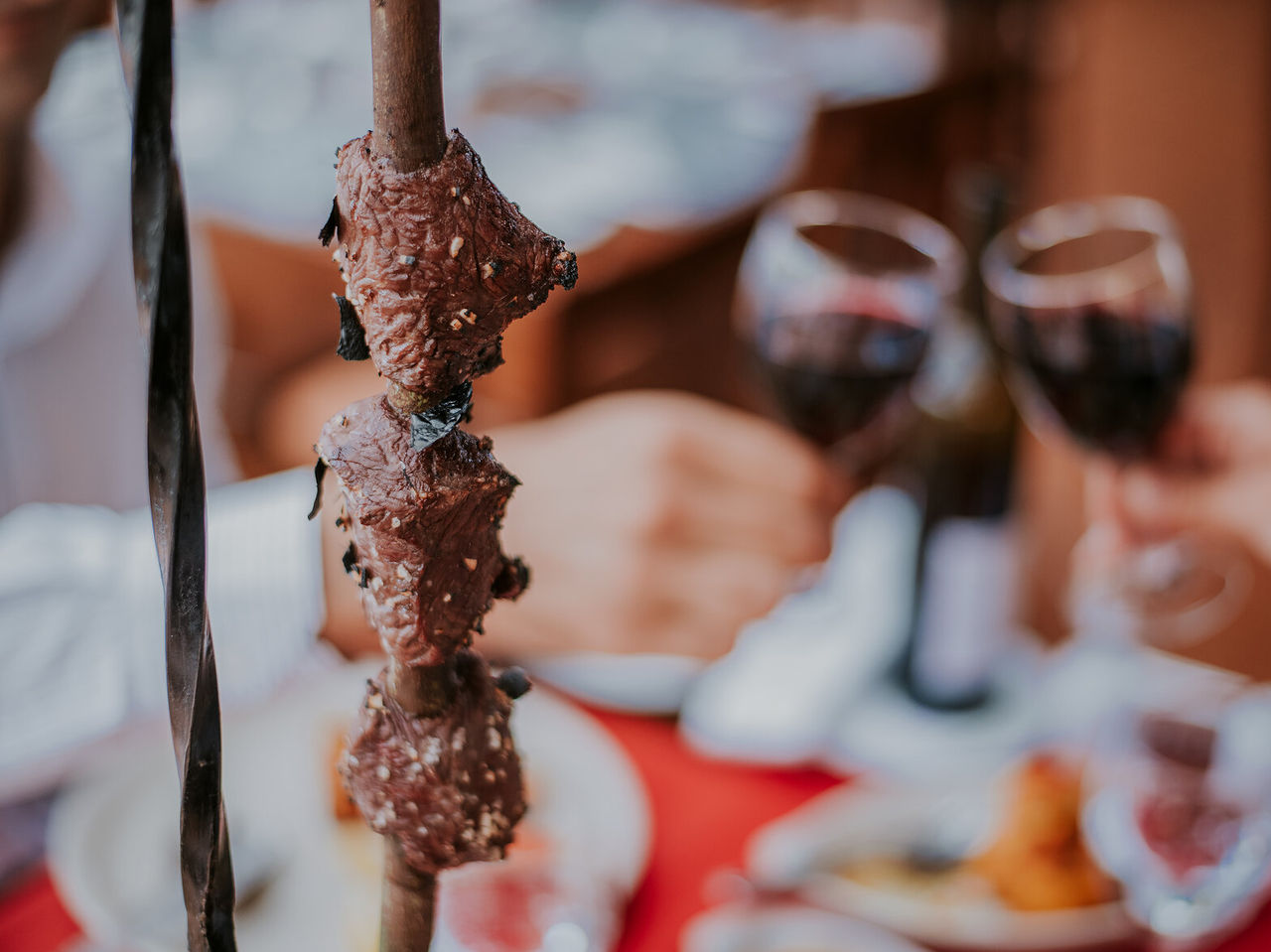 Das Restaurant Botanic im 5-Sterne-Hotel in Funchal bietet madeirensische Küche mit typischen Espetadas