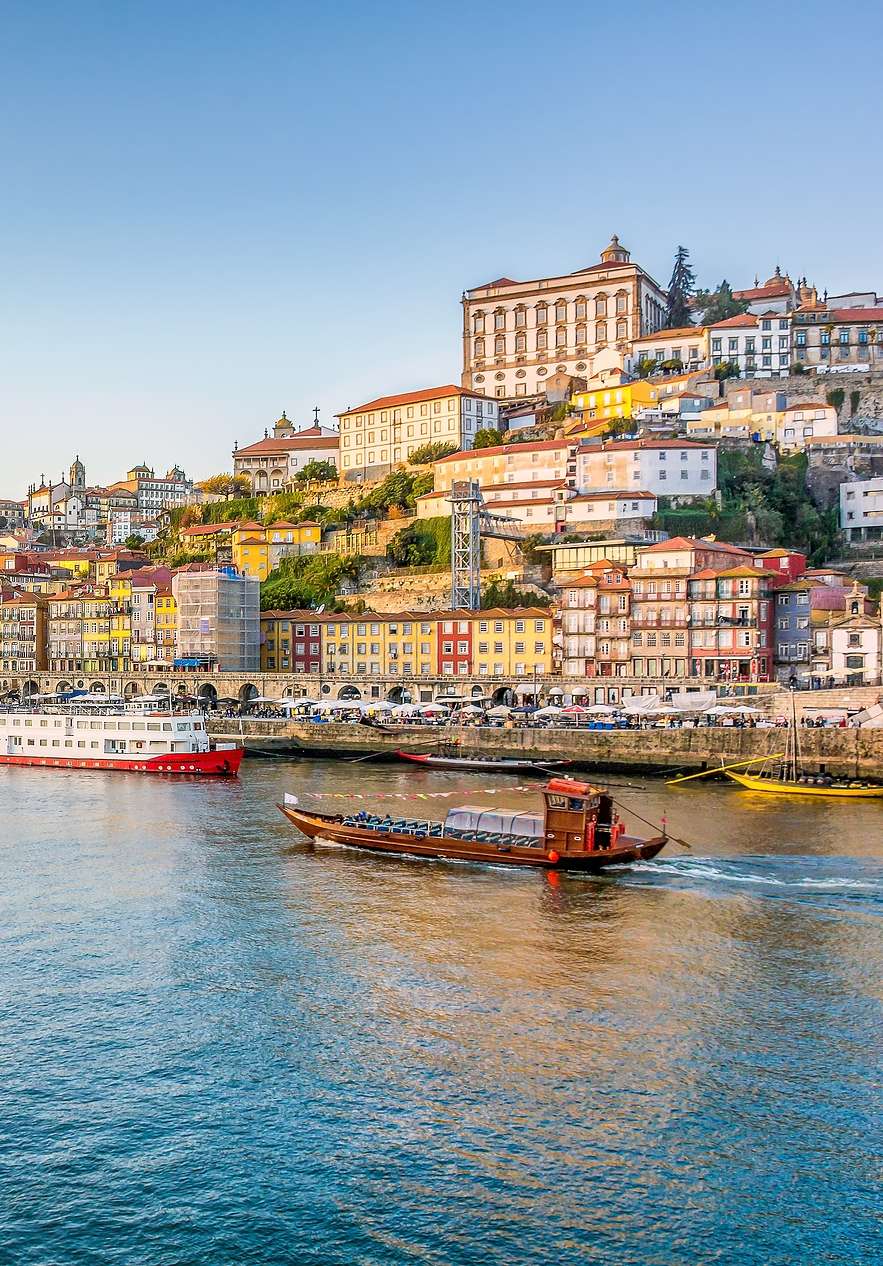Übernachten Sie im Pestana Vintage Porto und entdecken Sie die Schönheit von Ribeira mit seinen historischen Gebäuden