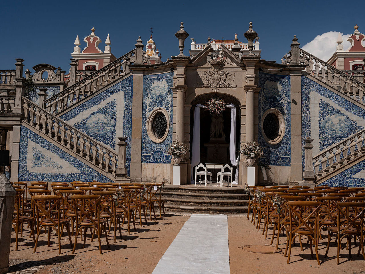 Feiern Sie Ihre Hochzeit im Pestana Hotel Group, in beeindruckenden Außenbereichen mit personalisierter Dekoration nach Ihrem Geschmack