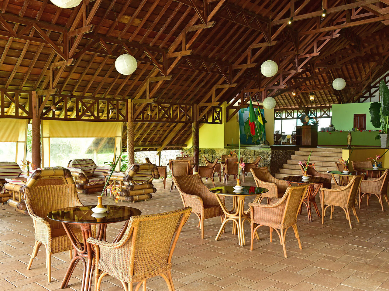 Golfinho restaurant, in São Tomé has rattan chairs and tables