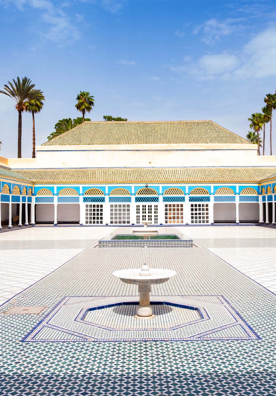 Palais Bahia, décoré de peintures et de mosaïques colorées, est un exemple de l'architecture marocaine du XIXe siècle