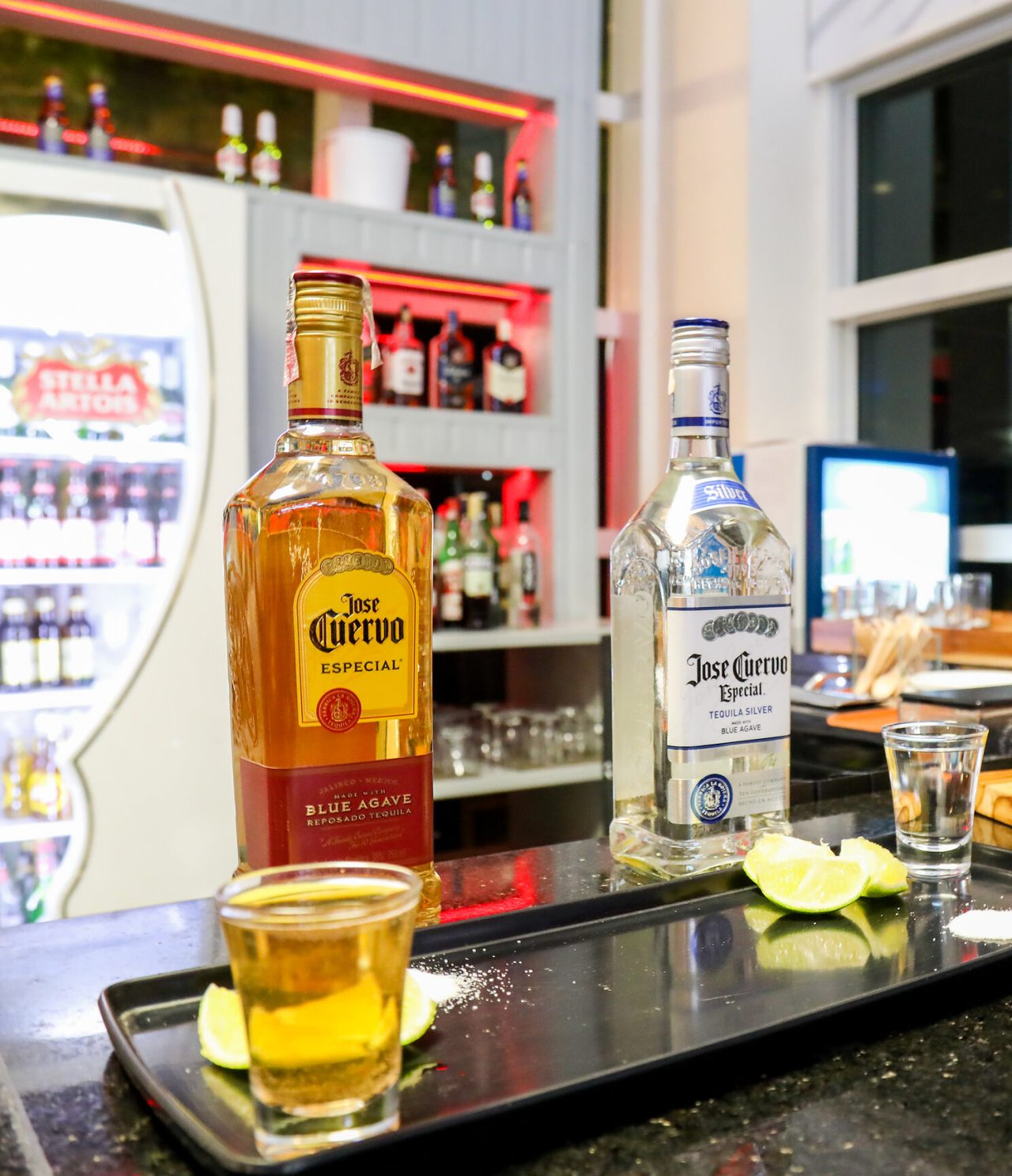 Le Bar du Lobby, de l'hôtel à Curitiba, Brésil, propose des boissons de la marque Jose Cuervo Especial