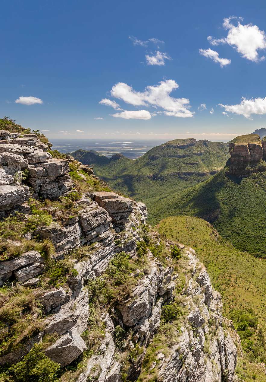 Colinas verdes, que criam um cenário de serenidade e beleza natural em Pilgrim's Rest