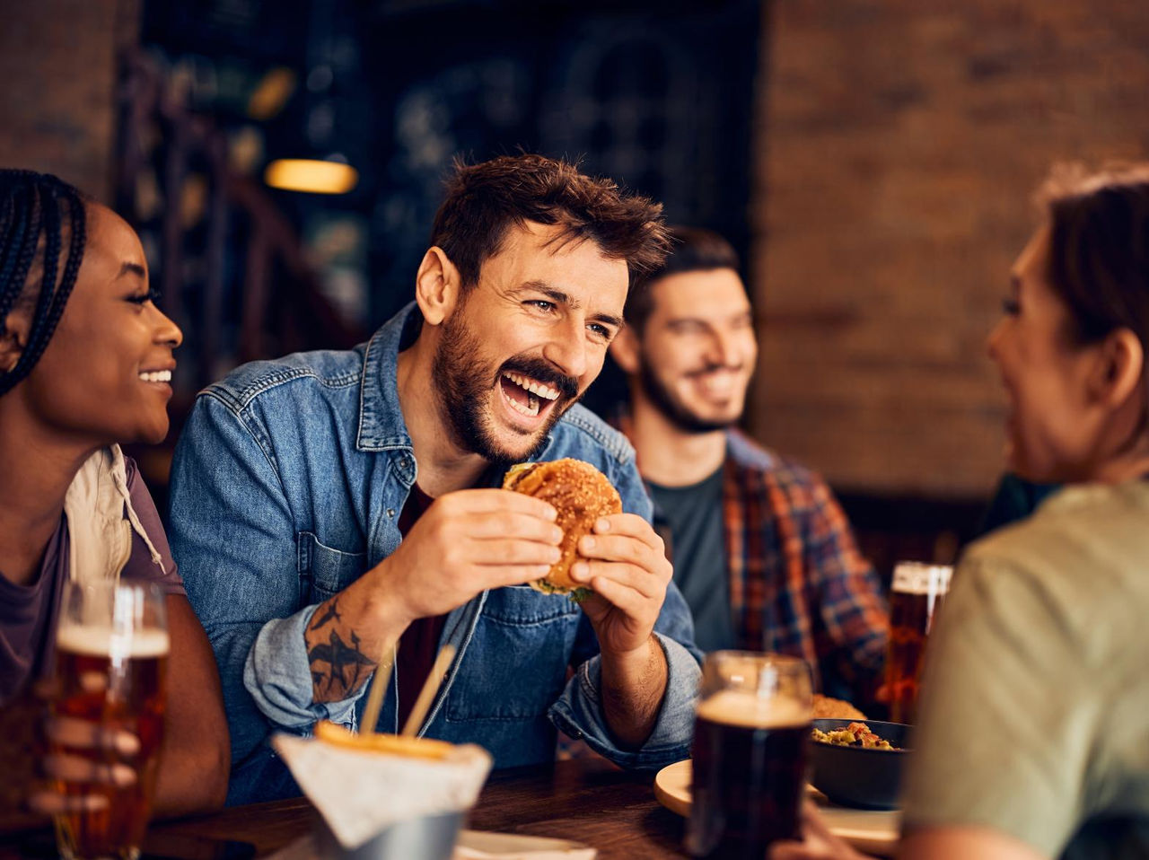 O restaurante Pausa Burger, do Hotel 4 Estrelas no Centro do Funchal, tem hambúrgueres e batatas fritas